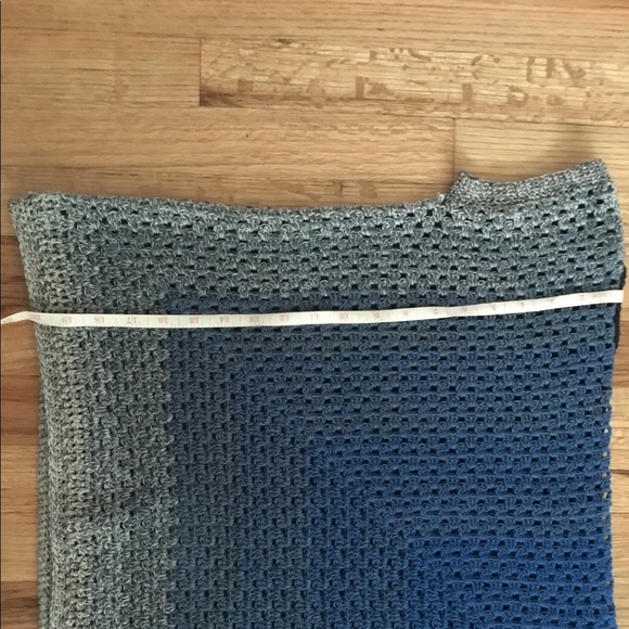 Handmade crocheted top - Picture 7 of 9